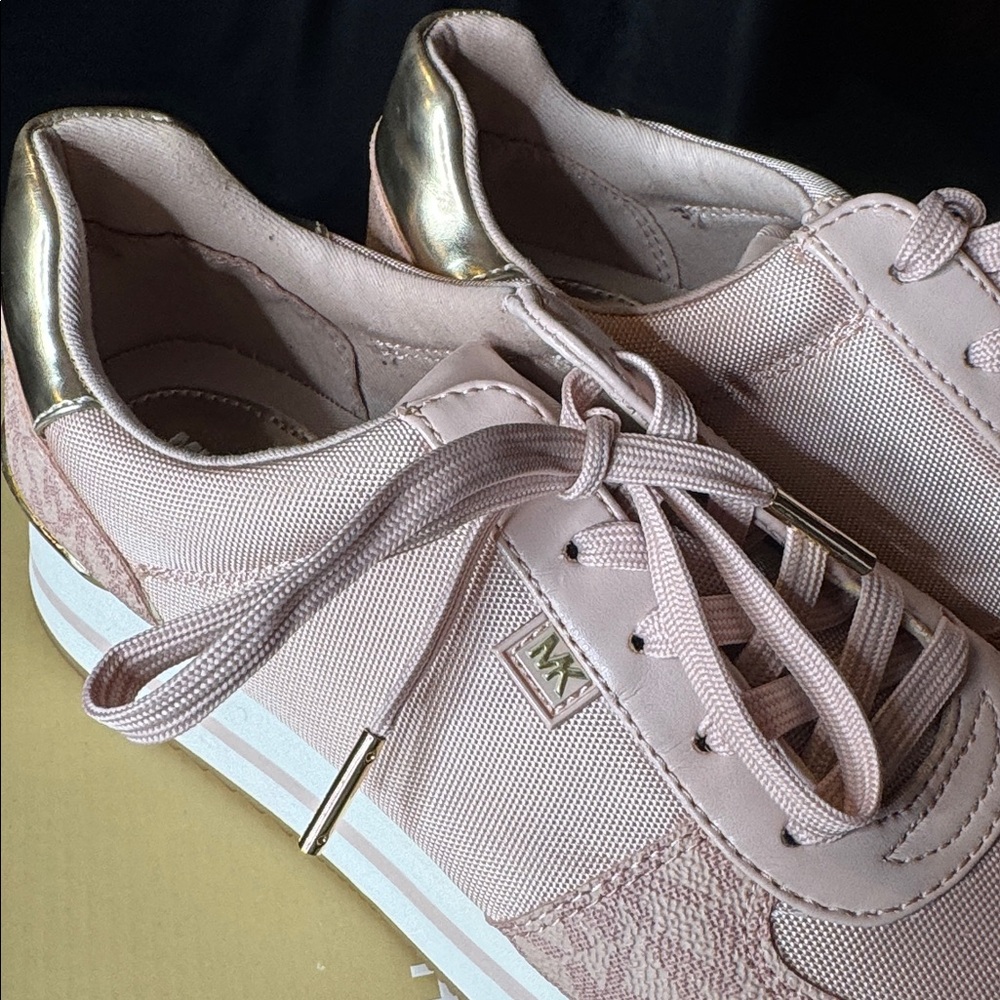 Michael Kors Monique Trainer Ballet Pink Sneakers Gold Trim NIB 6.5 - Picture 8 of 14
